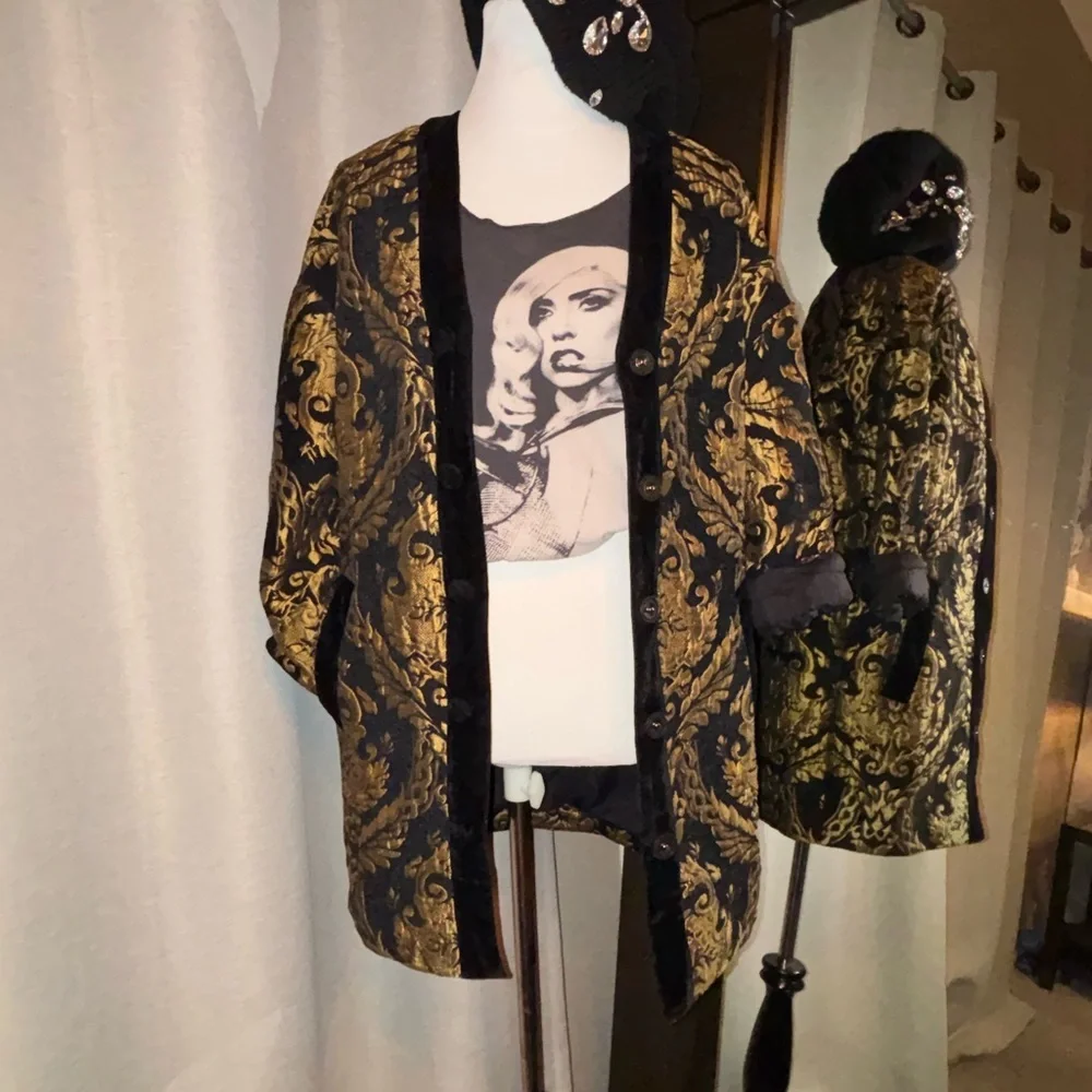 ✨ Baroque Brocade Velvet Trim Statement Jacket 🖤💛 - Picture 2 of 8